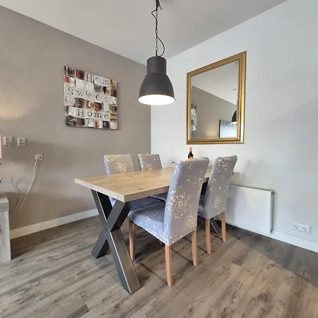 Wilhelminastraat 21 *